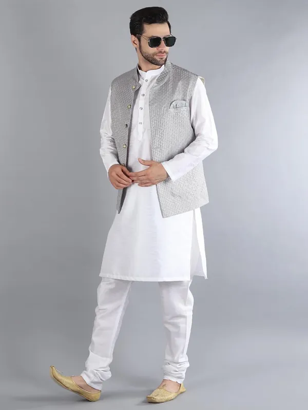 Men's_Silk_Blend_Kurta_Pajama_with_Nehru_Jacket/Modi_Jacket