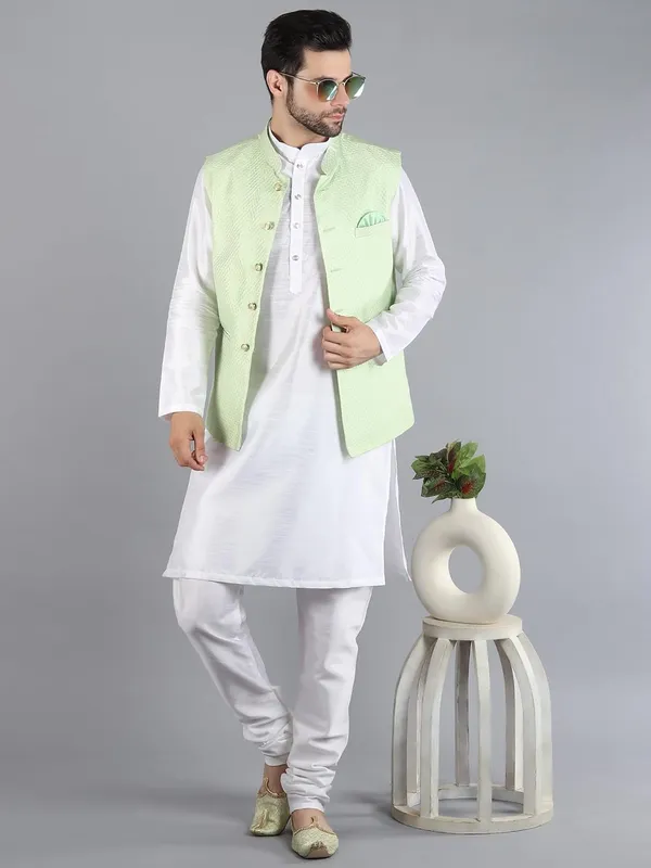 Men's_Silk_Blend_Kurta_Pajama_with_Nehru_Jacket/Modi_Jacket