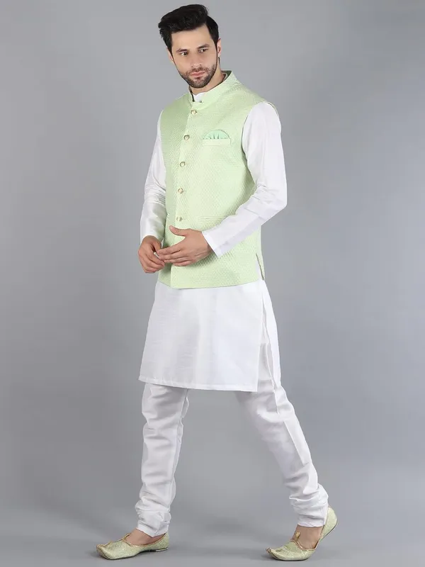 Men's_Silk_Blend_Kurta_Pajama_with_Nehru_Jacket/Modi_Jacket