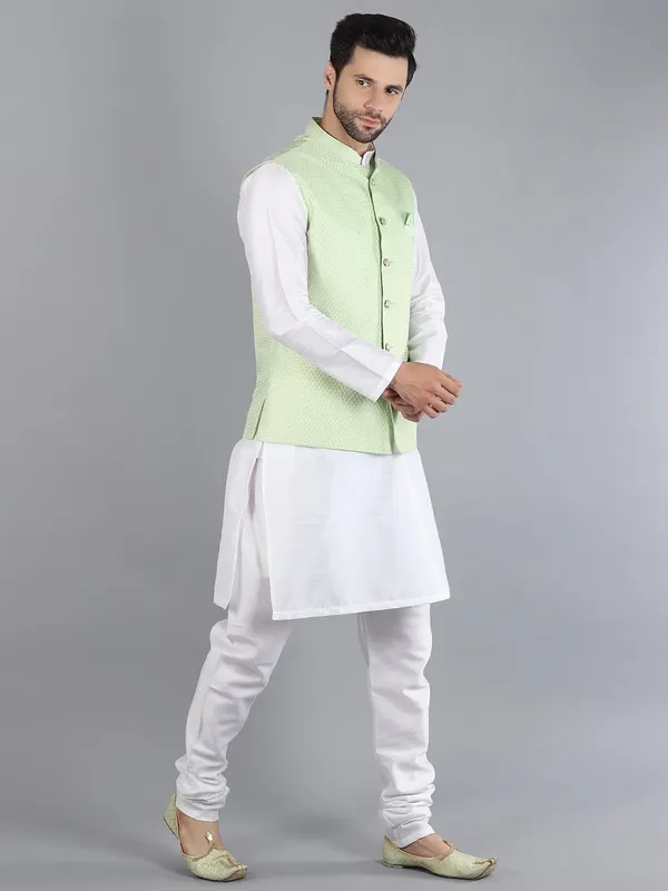 Men's_Silk_Blend_Kurta_Pajama_with_Nehru_Jacket/Modi_Jacket