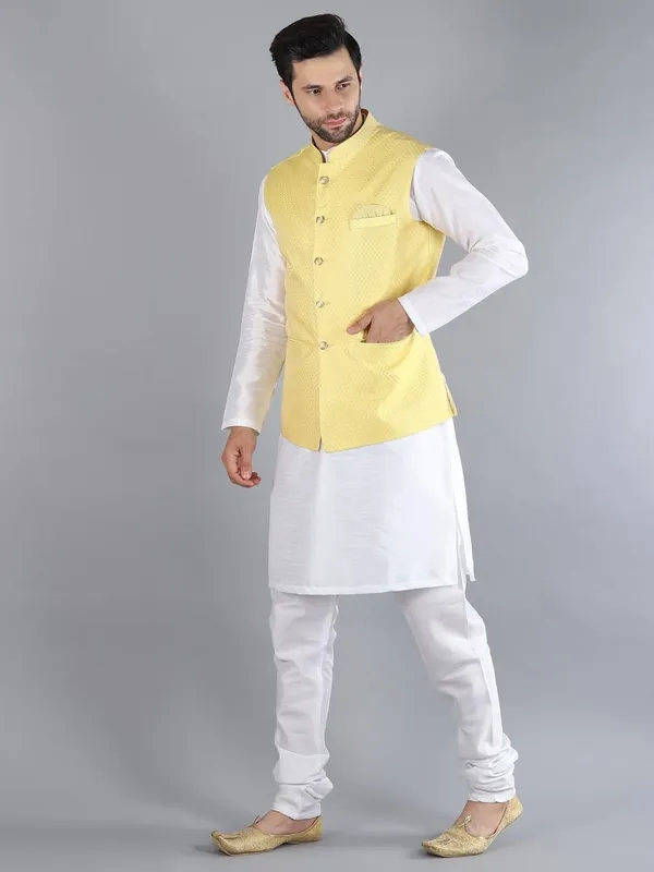 Men's_Silk_Blend_Kurta_Pajama_with_Nehru_Jacket/Modi_Jacket