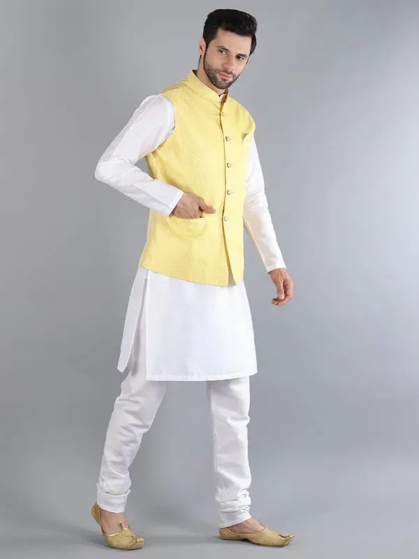 Men's_Silk_Blend_Kurta_Pajama_with_Nehru_Jacket/Modi_Jacket