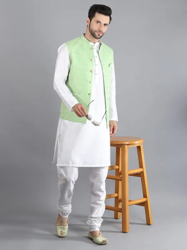 Men's_Silk_Blend_Kurta_Pajama_with_Nehru_Jacket/Modi_Jacket