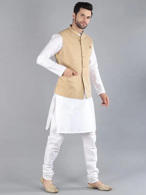 Men's_Silk_Blend_Kurta_Pajama_with_Nehru_Jacket/Modi_Jacket