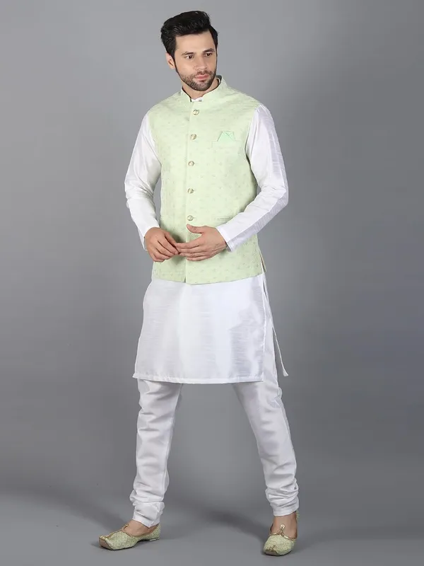 Men's_Silk_Blend_Kurta_Pajama_with_Nehru_Jacket/Modi_Jacket
