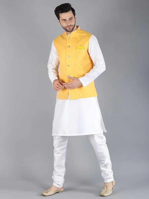 Men's_Silk_Blend_Kurta_Pajama_with_Nehru_Jacket/Modi_Jacket
