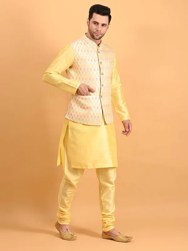 Men's_Silk_Blend_Kurta_Pajama_with_Nehru_Jacket/Modi_Jacket