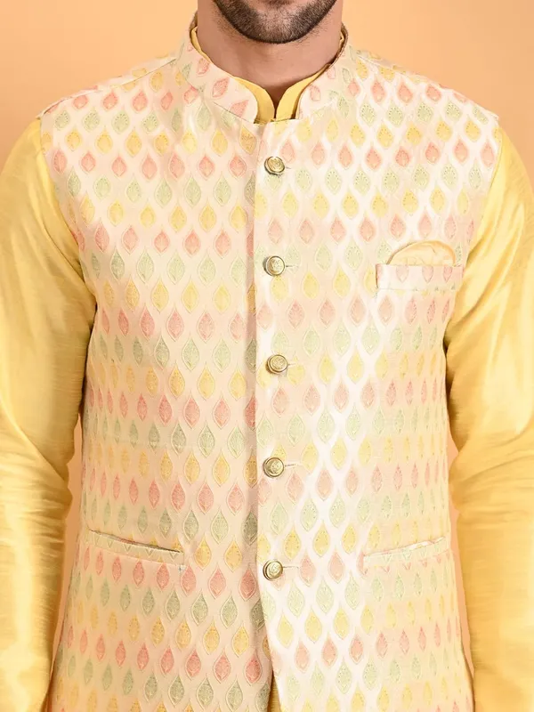 Men's_Silk_Blend_Kurta_Pajama_with_Nehru_Jacket/Modi_Jacket