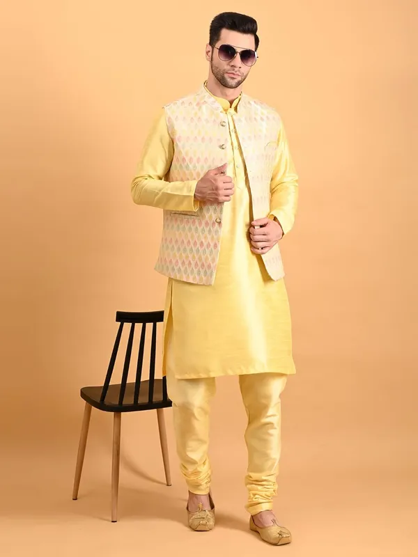 Men's_Silk_Blend_Kurta_Pajama_with_Nehru_Jacket/Modi_Jacket