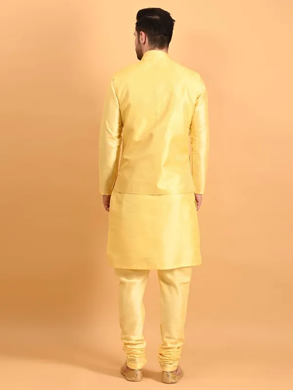 Men's_Silk_Blend_Kurta_Pajama_with_Nehru_Jacket/Modi_Jacket