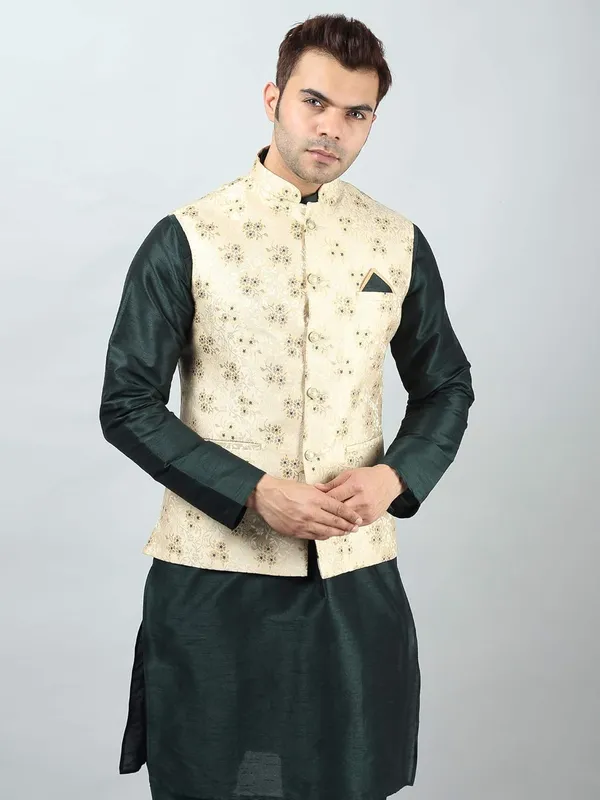 Men's_Silk_Blend_Regular_Kurta_Churidar_Pyjama_with_Bundi_Nehru_Jacket/Waistcoat