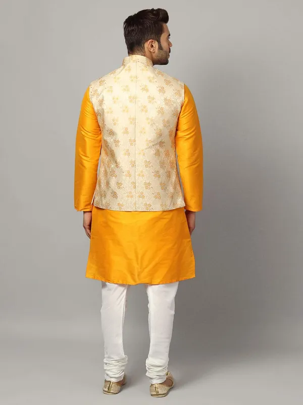 Men's_Silk_Blend_Regular_Kurta_Churidar_Pyjama_with_Bundi_Nehru_Jacket/Waistcoat