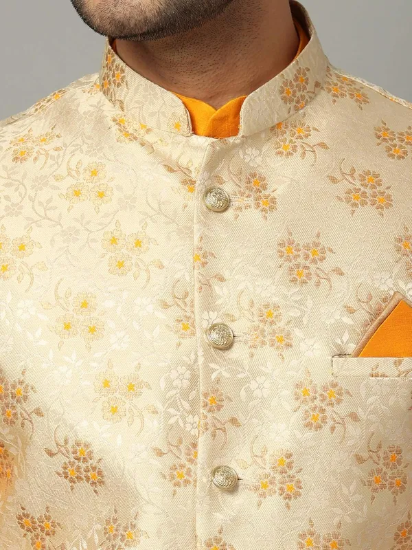 Men's_Silk_Blend_Regular_Kurta_Churidar_Pyjama_with_Bundi_Nehru_Jacket/Waistcoat