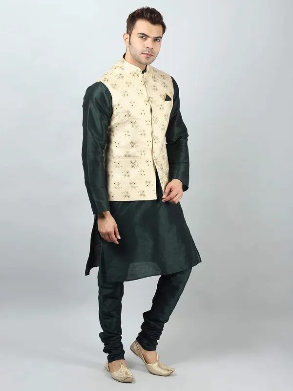 Men's_Silk_Blend_Regular_Kurta_Churidar_Pyjama_with_Bundi_Nehru_Jacket/Waistcoat