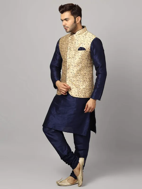 Men's_Silk_Blend_Regular_Kurta_Churidar_Pyjama_with_Bundi_Nehru_Jacket/Waistcoat