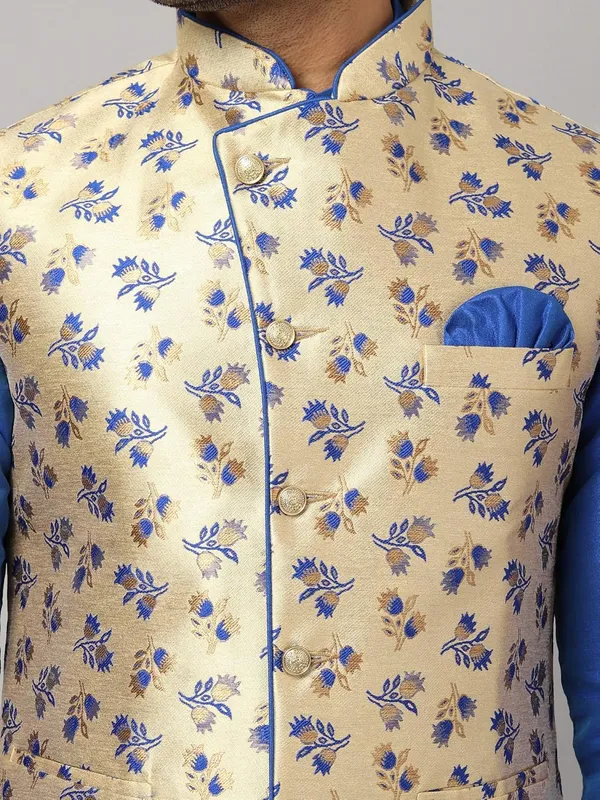 Men's_Silk_Blend_Regular_Kurta_Churidar_Pyjama_with_Bundi_Nehru_Jacket/Waistcoat