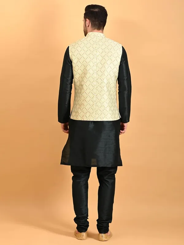 Men's_Silk_Blend_Kurta_Pajama_with_Designer_Ethnic_Nehru_Jacket/Modi_Jacket