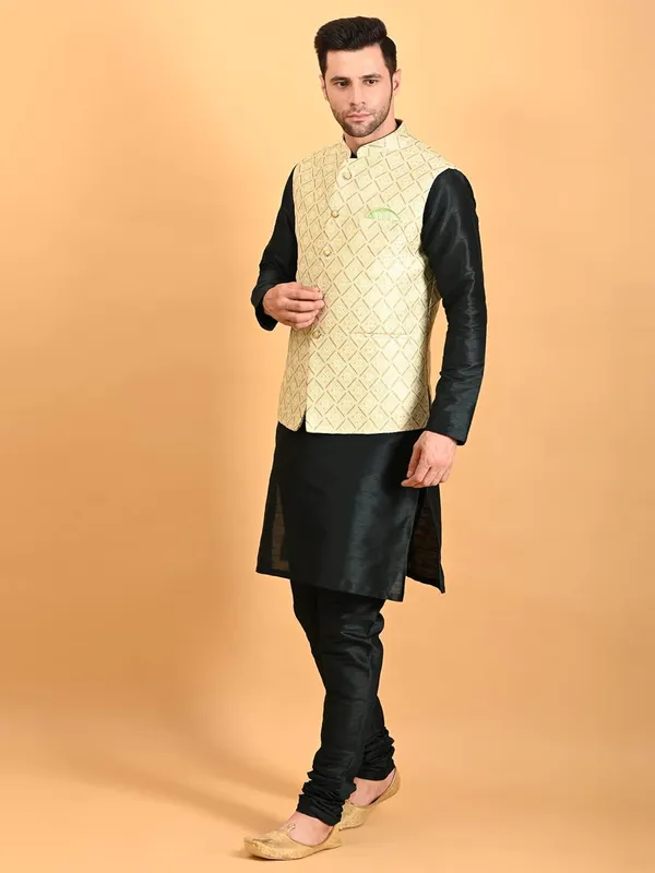 Men's_Silk_Blend_Kurta_Pajama_with_Designer_Ethnic_Nehru_Jacket/Modi_Jacket