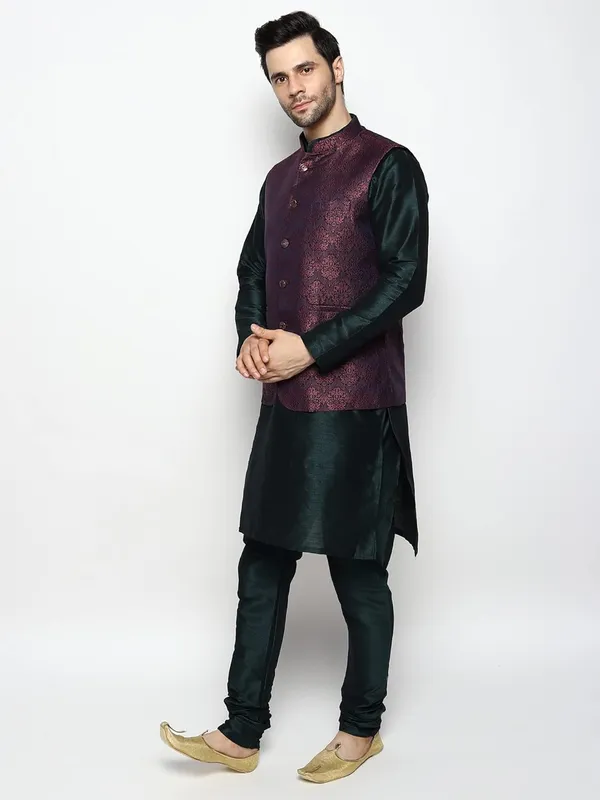 Men's_Silk_Blend_Kurta_Pajama_with_Designer_Ethnic_Nehru_Jacket/Modi_Jacket?