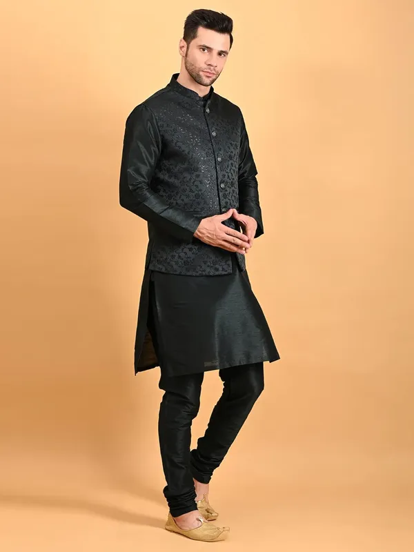 Men's_Silk_Blend_Kurta_Pajama_with_Designer_Ethnic_Nehru_Jacket/Modi_Jacket