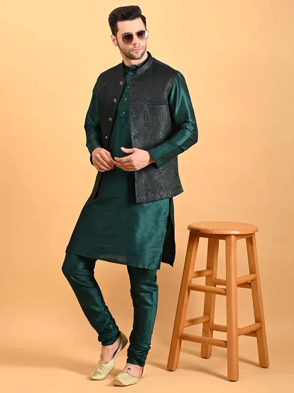 Men's_Silk_Blend_Kurta_Pajama_with_Designer_Ethnic_Nehru_Jacket/Modi_Jacket