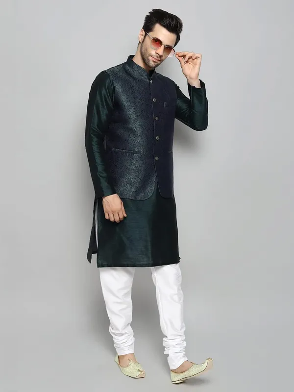Men's_Silk_Blend_Kurta_Pajama_with_Designer_Ethnic_Nehru_Jacket/Modi_Jacket?