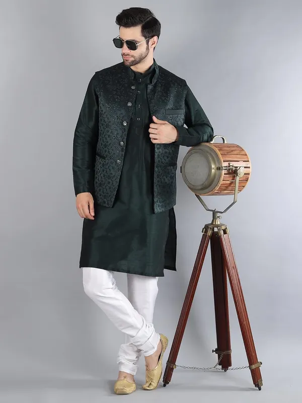 Men's_Silk_Blend_Kurta_Pajama_with_Designer_Ethnic_Nehru_Jacket/Modi_Jacket