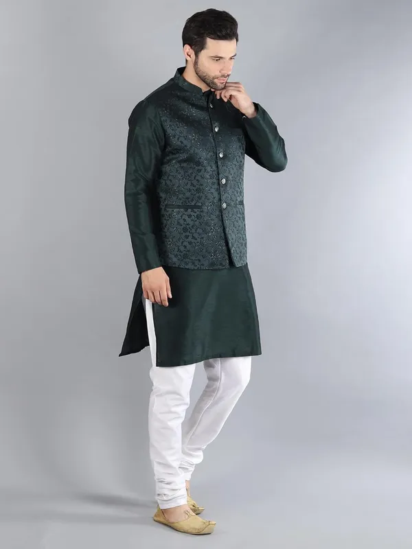 Men's_Silk_Blend_Kurta_Pajama_with_Designer_Ethnic_Nehru_Jacket/Modi_Jacket