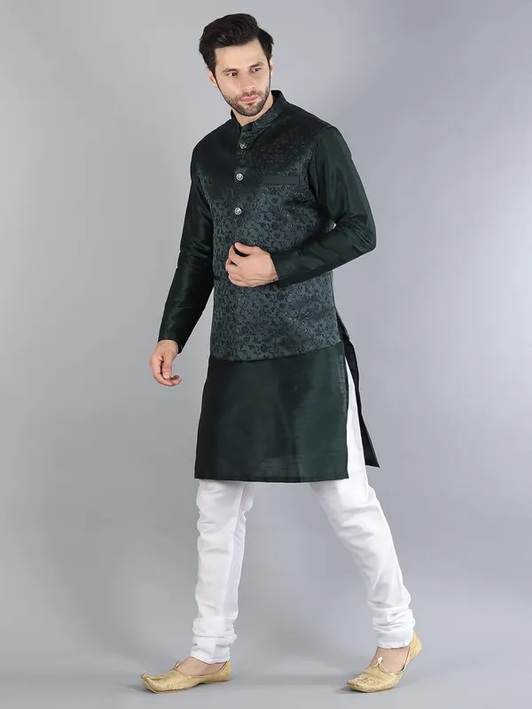 Men's_Silk_Blend_Kurta_Pajama_with_Designer_Ethnic_Nehru_Jacket/Modi_Jacket