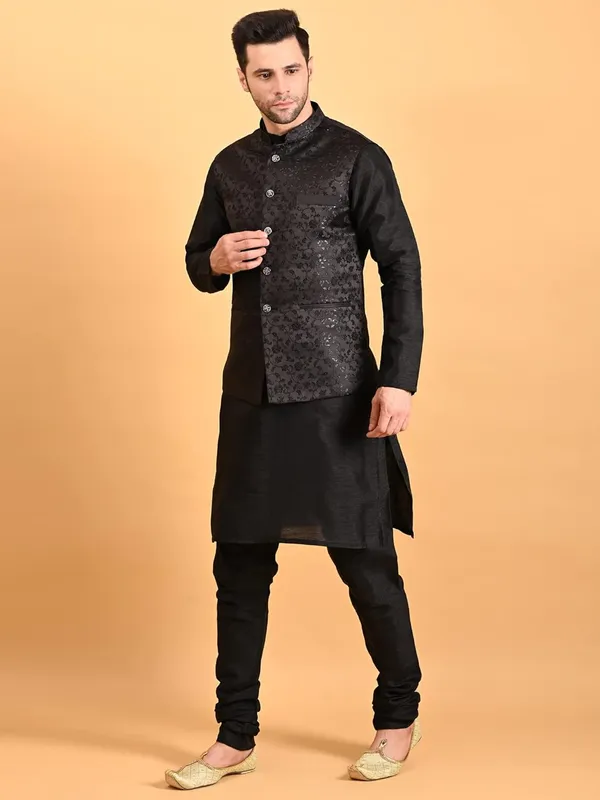 Men's_Silk_Blend_Kurta_Pajama_with_Designer_Ethnic_Nehru_Jacket/Modi_Jacket