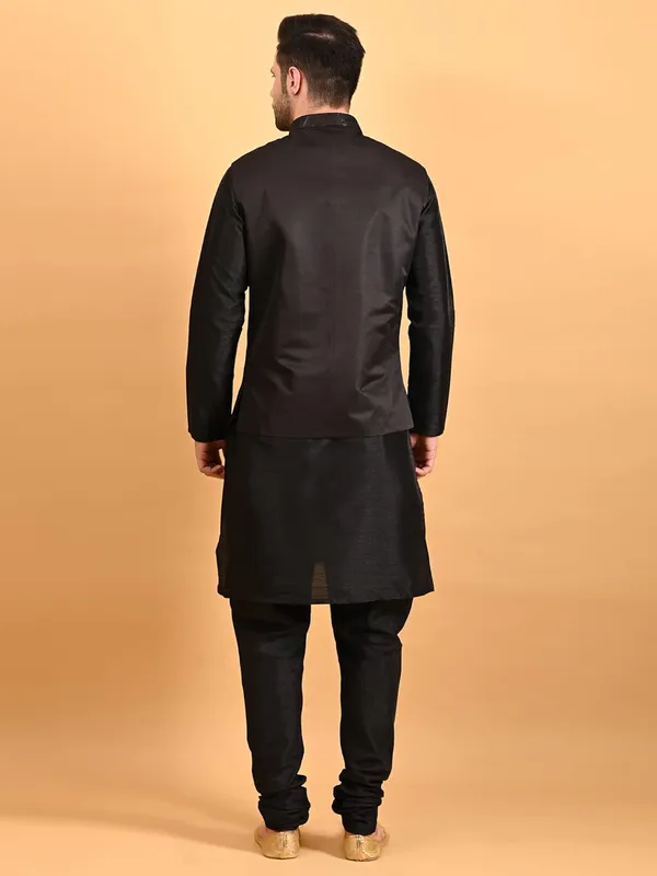 Men's_Silk_Blend_Kurta_Pajama_with_Designer_Ethnic_Nehru_Jacket/Modi_Jacket