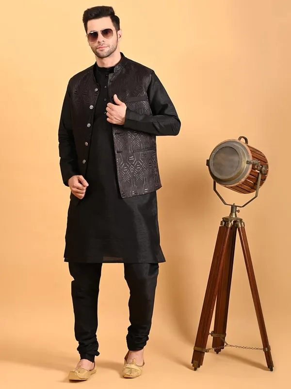 Men's_Silk_Blend_Kurta_Pajama_with_Designer_Ethnic_Nehru_Jacket/Modi_Jacket