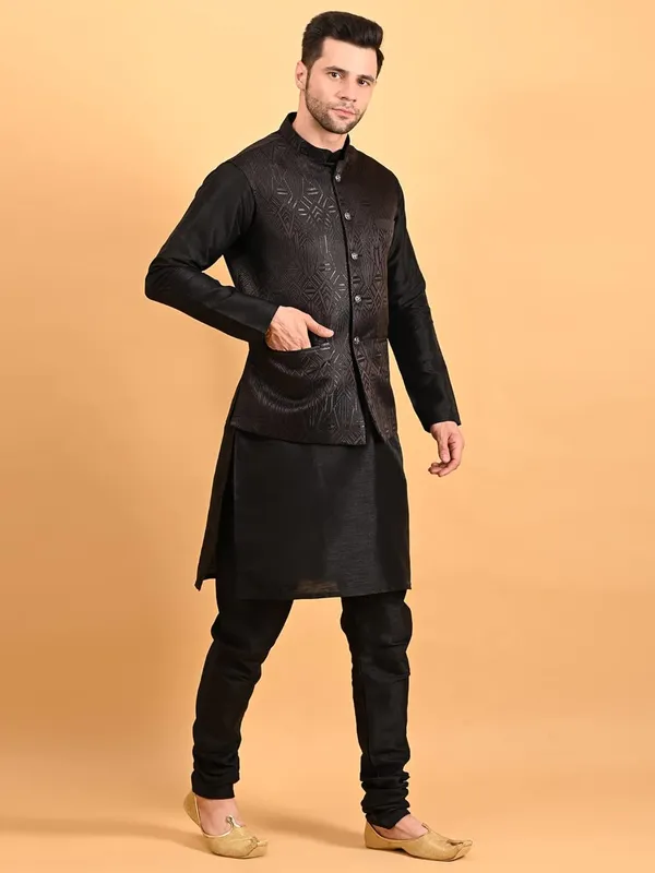 Men's_Silk_Blend_Kurta_Pajama_with_Designer_Ethnic_Nehru_Jacket/Modi_Jacket