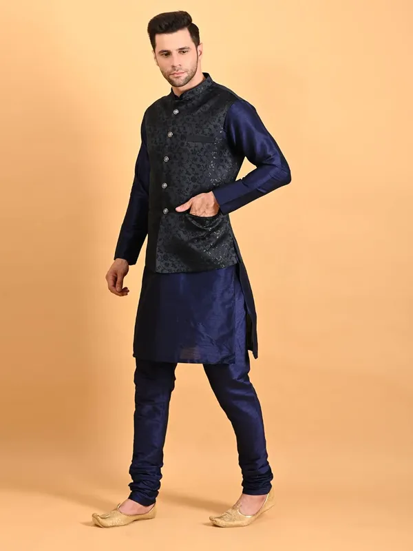 Men's_Silk_Blend_Kurta_Pajama_with_Designer_Ethnic_Nehru_Jacket/Modi_Jacket