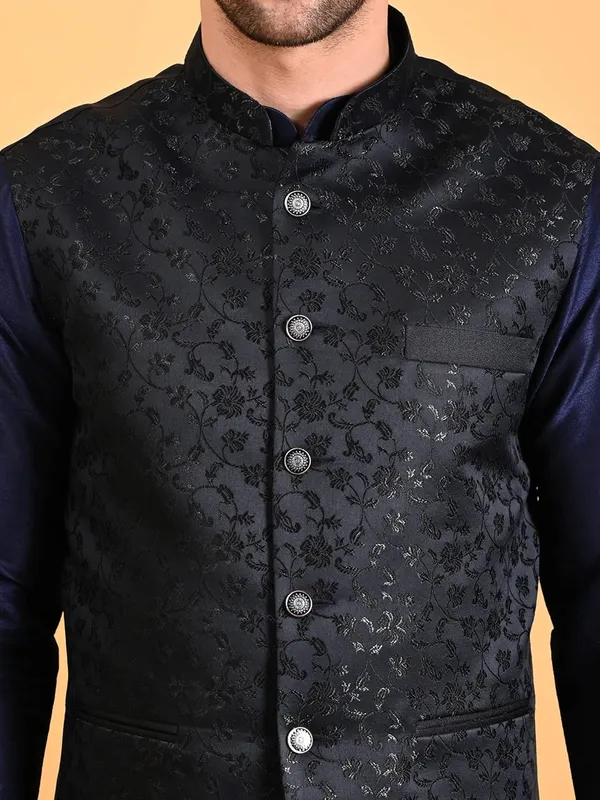 Men's_Silk_Blend_Kurta_Pajama_with_Designer_Ethnic_Nehru_Jacket/Modi_Jacket