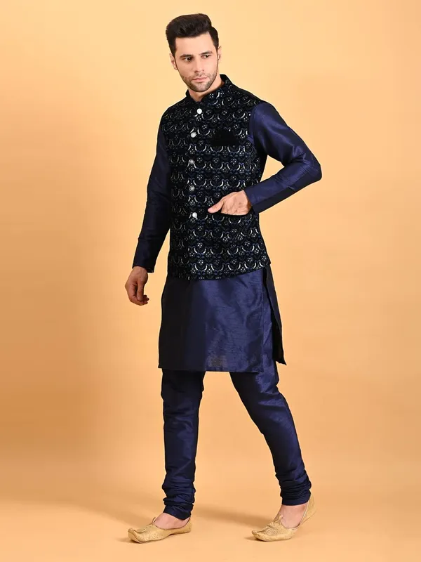 Men's_Silk_Blend_Kurta_Pajama_with_Designer_Ethnic_Nehru_Jacket/Modi_Jacket
