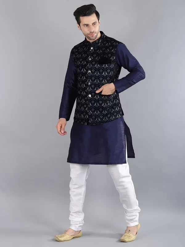 Men's_Silk_Blend_Kurta_Pajama_with_Designer_Ethnic_Nehru_Jacket/Modi_Jacket