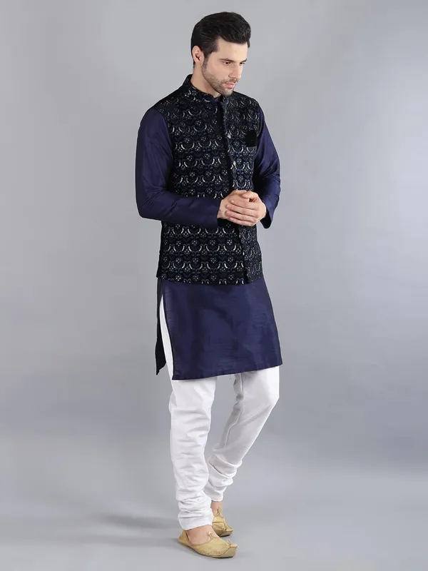 Men's_Silk_Blend_Kurta_Pajama_with_Designer_Ethnic_Nehru_Jacket/Modi_Jacket