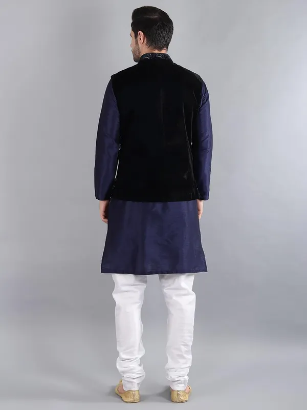Men's_Silk_Blend_Kurta_Pajama_with_Designer_Ethnic_Nehru_Jacket/Modi_Jacket