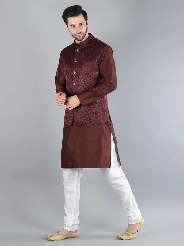Men's_Silk_Blend_Kurta_Pajama_with_Designer_Ethnic_Nehru_Jacket/Modi_Jacket