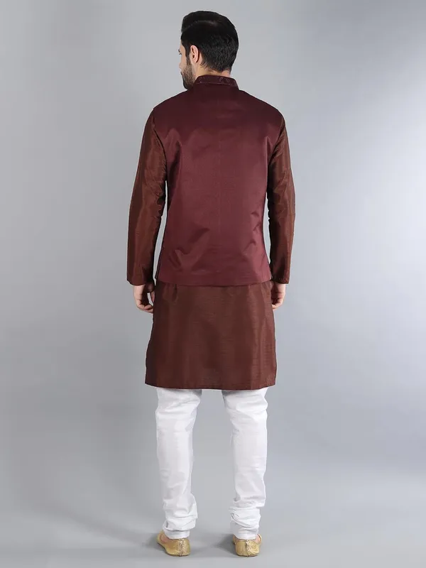 Men's_Silk_Blend_Kurta_Pajama_with_Designer_Ethnic_Nehru_Jacket/Modi_Jacket