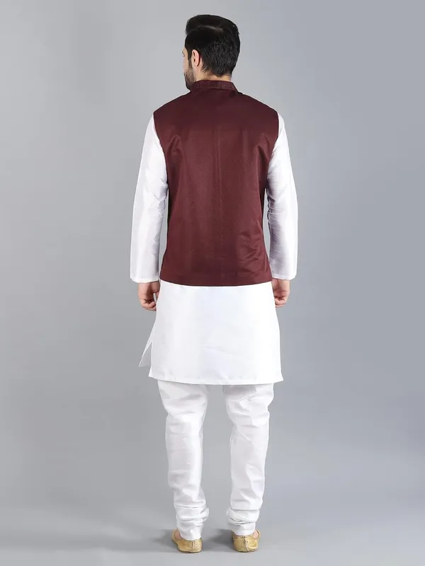 Men's_Silk_Blend_Kurta_Pajama_with_Designer_Ethnic_Nehru_Jacket/Modi_Jacket