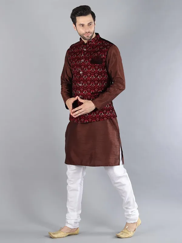 Men's_Silk_Blend_Kurta_Pajama_with_Designer_Ethnic_Nehru_Jacket/Modi_Jacket