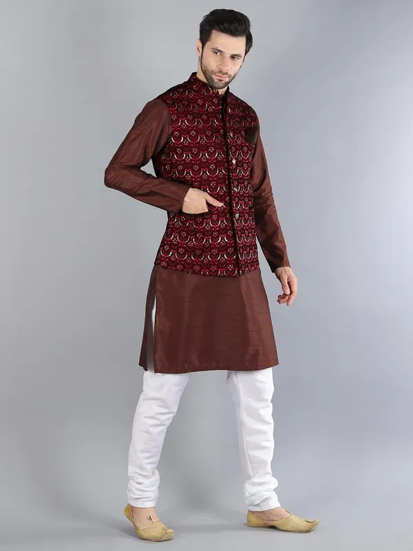 Men's_Silk_Blend_Kurta_Pajama_with_Designer_Ethnic_Nehru_Jacket/Modi_Jacket