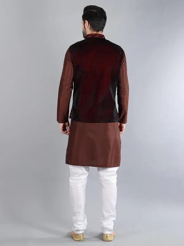 Men's_Silk_Blend_Kurta_Pajama_with_Designer_Ethnic_Nehru_Jacket/Modi_Jacket