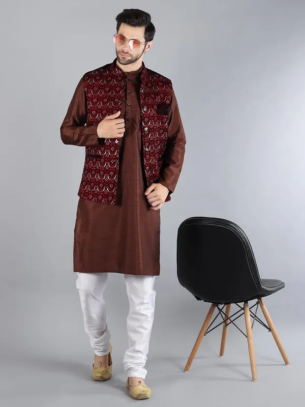 Men's_Silk_Blend_Kurta_Pajama_with_Designer_Ethnic_Nehru_Jacket/Modi_Jacket