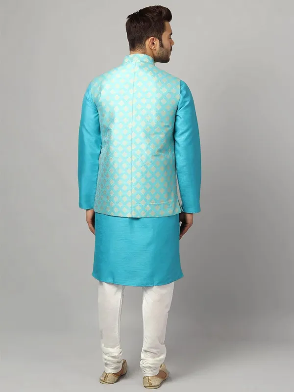 Men's_Silk_Blend_Regular_Kurta_Churidar_Pyjama_with_Bundi_Nehru_Jacket/Waistcoat