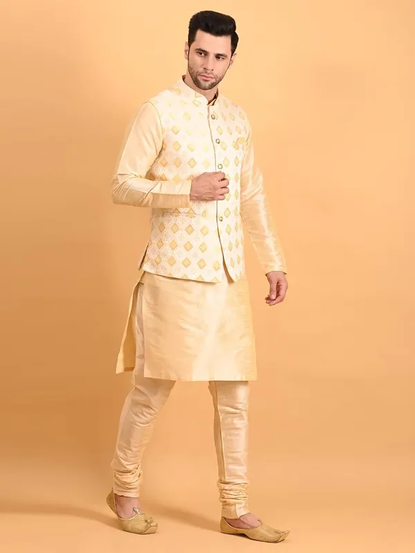 Men's_Silk_Blend_Kurta_Pajama_with_Designer_Ethnic_Nehru_Jacket/Modi_Jacket