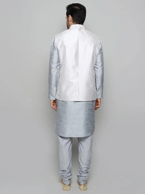 Men's_Silk_Blend_Regular_Kurta_Churidar_Pyjama_with_Bundi_Nehru_Jacket/Waistcoat