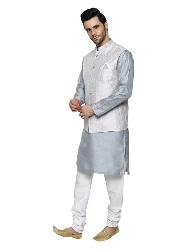 Men's_Silk_Blend_Regular_Kurta_Churidar_Pyjama_with_Bundi_Nehru_Jacket/Waistcoat